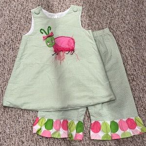 Potato Saks green white seersucker appliqué capri set size 5